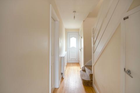 3 bedroom semi-detached house to rent, 15 Ferrers Close Castle Donington, DE74 2QW