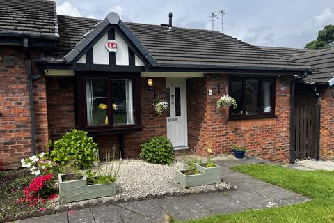 2 bedroom semi-detached bungalow for sale, Alexandra Close, Edgeley