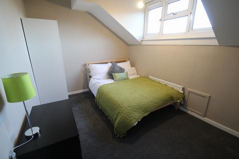 4 bedroom terraced house to rent, Burley Lodge Road, Hyde Park, Leeds, LS6