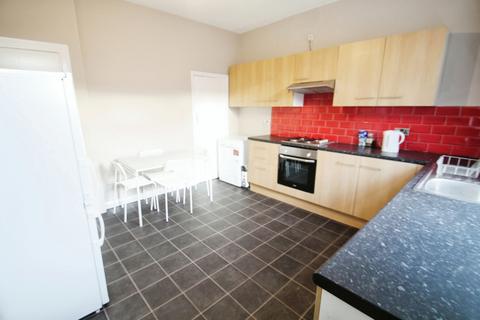 4 bedroom terraced house to rent, Burley Lodge Road, Hyde Park, Leeds, LS6