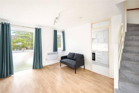 2 bedroom flat to rent, Radlett Close, London, E7
