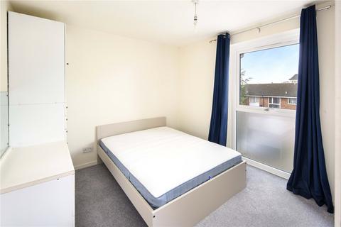 2 bedroom flat to rent, Radlett Close, London, E7