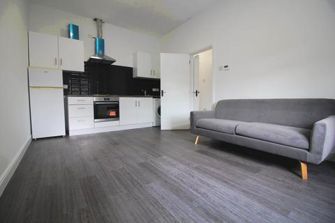 2 bedroom flat to rent, Acton Lane, Chiswick, W4