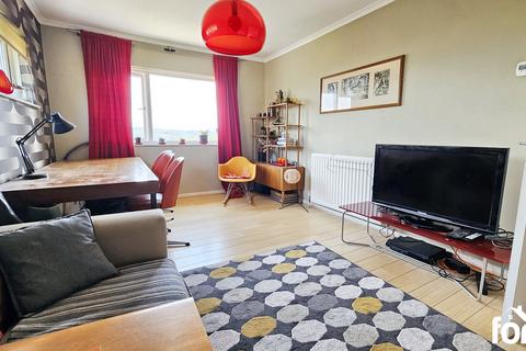 3 bedroom flat for sale, St Fagans Rise, Fairwater, Cardiff