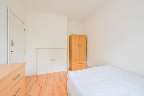 Flat 17, Skeggs House Glengall Grove, London, E14 3NB