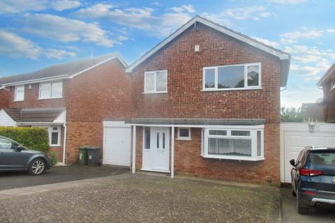 3 bedroom detached house to rent, Kent Close, Kidderminster DY10