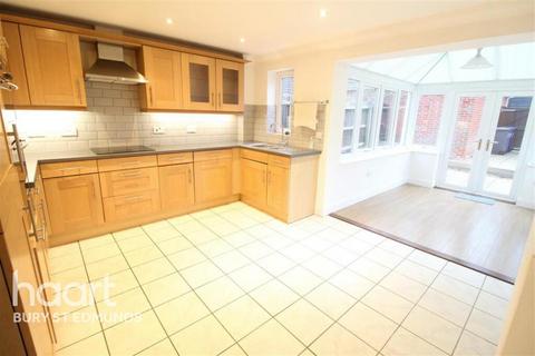 5 bedroom semi-detached house to rent, Daisy Avenue