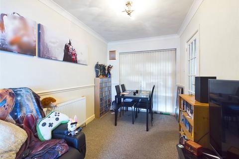 67 Abbey Road, Dunscroft, Doncaster, DN7 4LQ