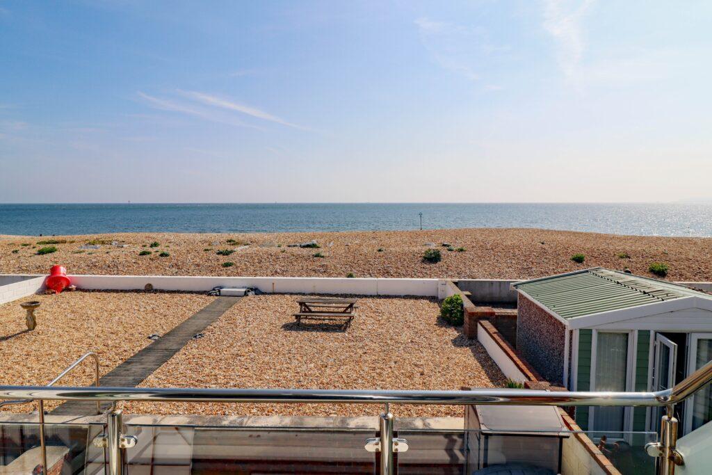 Southwood Road, Hayling Island 2 bed flat for sale £265,000