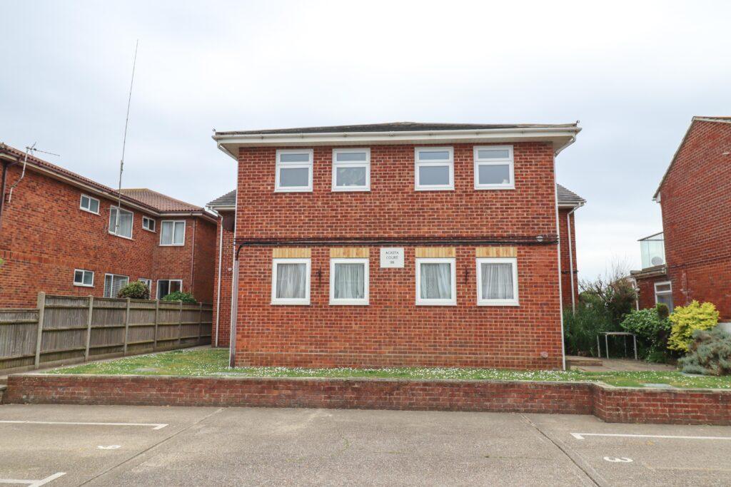 Southwood Road, Hayling Island 2 bed flat for sale £265,000