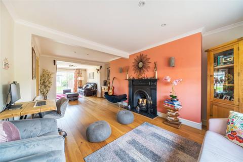 60 Hazel Grove, Staines-upon-thames, TW18 1JL