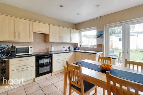 45 Drummond Road, Romford, RM7 7EJ