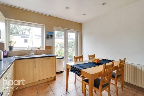45 Drummond Road, Romford, RM7 7EJ