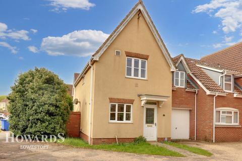 3 bedroom semi-detached house for sale, Willowbrook Close, Lowestoft