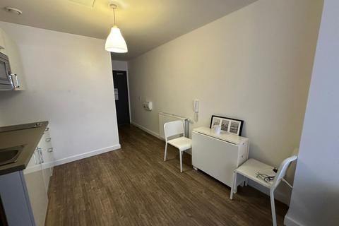 Studio to rent, Moorfields, Liverpool L2