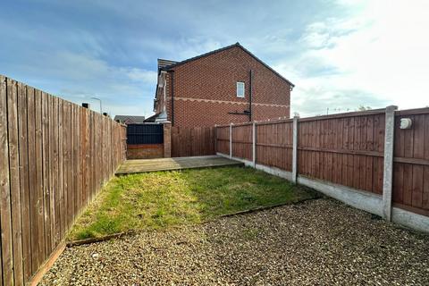 2 bedroom terraced house to rent, Pondwater Close, Liverpool L32