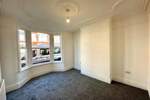 3 bedroom terraced house to rent, Stoneville Road, Liverpool L13