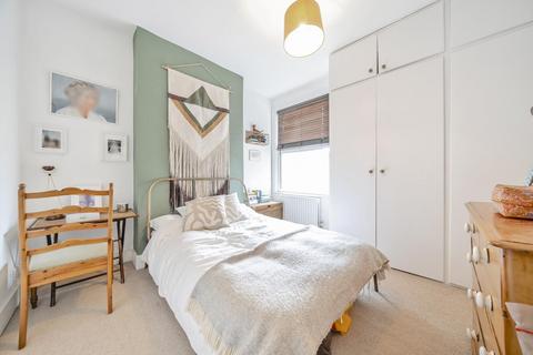 3 bedroom maisonette for sale, Sellincourt Road, Tooting