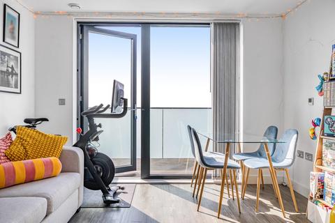 Flat 58, Wheatstone House, 650 - 654 Chiswick High Road, London, W4 5BB
