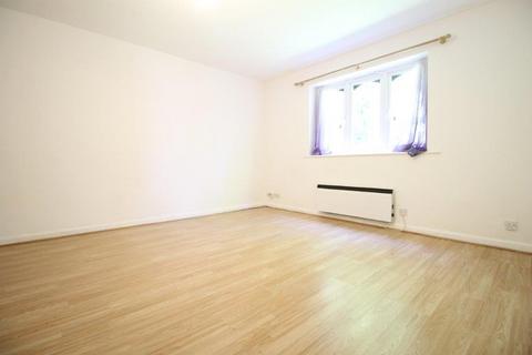 1 bedroom flat to rent, Lilliput Avenue, Northolt UB5