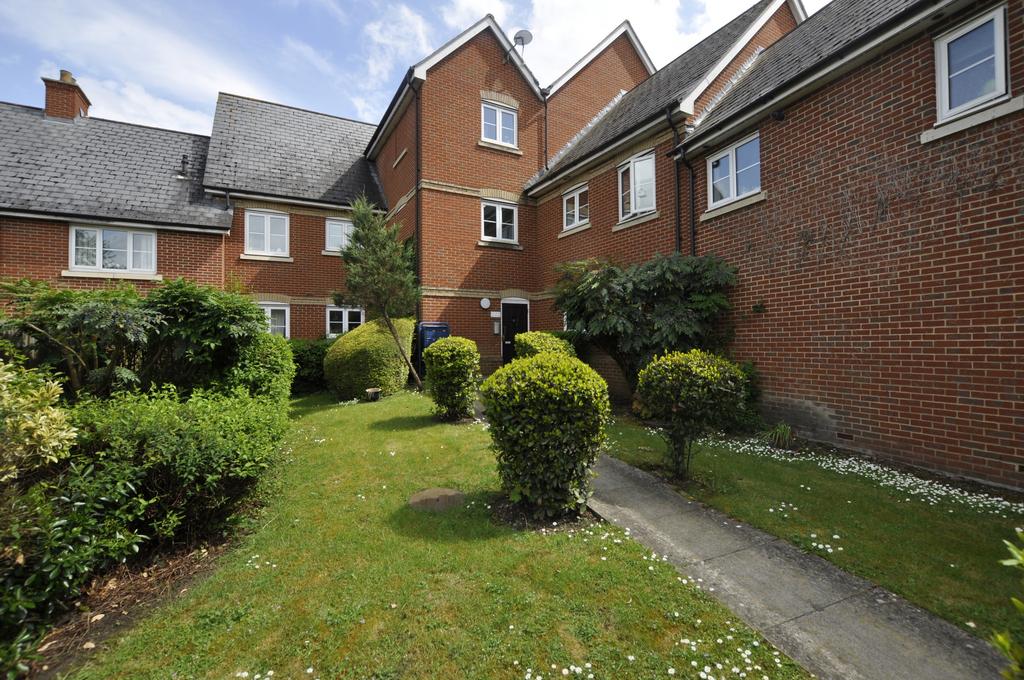 Harberd Tye, Great Baddow 2 bed flat to rent £1,195 pcm (£276 pw)