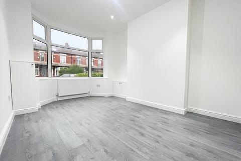 3 bedroom terraced house for sale, Lyndhurst Avenue, Bredbury