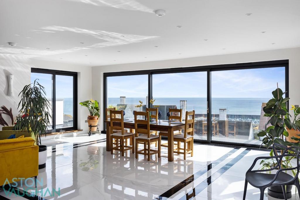 Roedean Road, Brighton BN2 6 bed detached house for sale £2,750,000