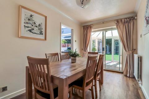 30 Plymtree, Southend-on-sea, SS1 3RA