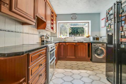 30 Plymtree, Southend-on-sea, SS1 3RA