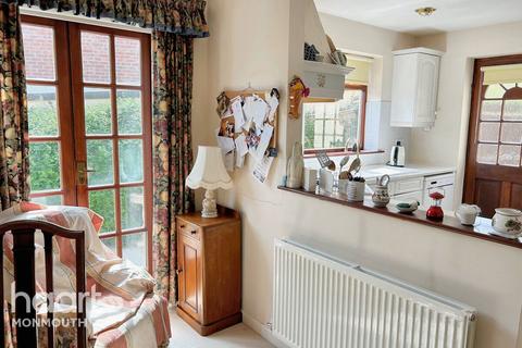 16 Dixton Close, Monmouth, NP25 3PQ