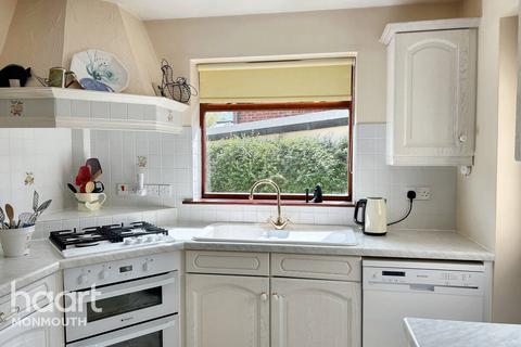 16 Dixton Close, Monmouth, NP25 3PQ