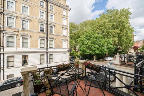 1 bedroom apartment to rent, Ennismore Gardens,  SW7,  SW7