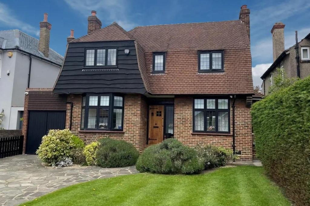 Bean Road, Bexleyheath, Kent 4 bed detached house £975,000