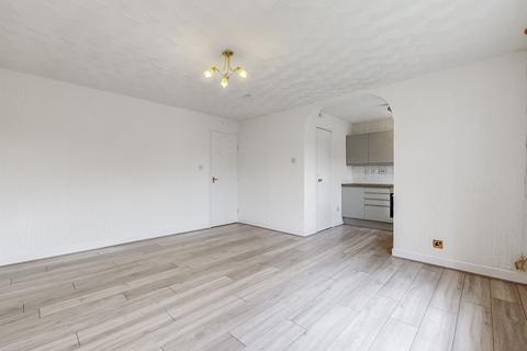 2 bedroom flat to rent, Maukinfauld Road, Tollcross