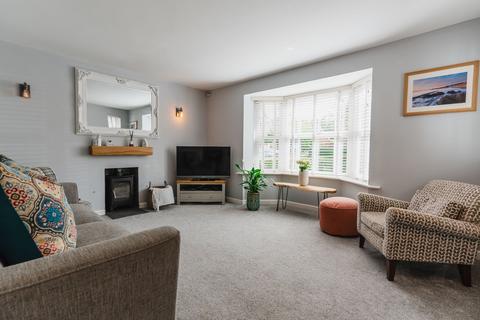 4 bedroom detached house for sale, Devenports Hill, Bushby, LE7