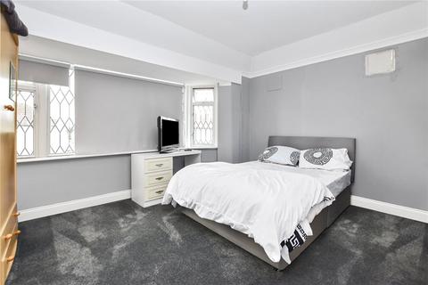 2 bedroom semi-detached house for sale, St. Audrey Avenue, Bexleyheath, DA7