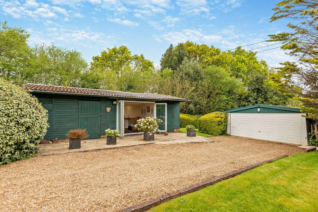 Garden Room &amp; Garage