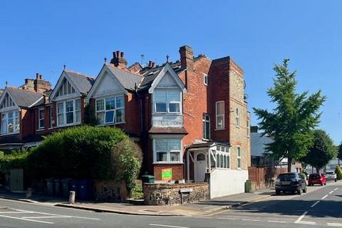 Nether Street, North Finchley