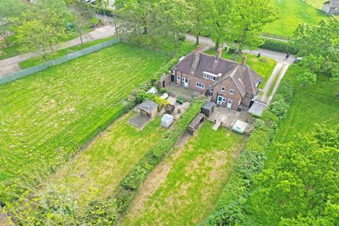 3 bedroom semi-detached house for sale, Friday Lane, Barston, B92