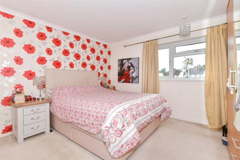 2 bedroom maisonette for sale, Woodlands Road, Ditton, Kent