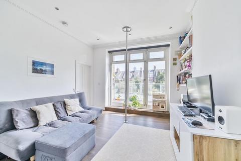 2 bedroom flat for sale, Kilburn,  London,  NW6
