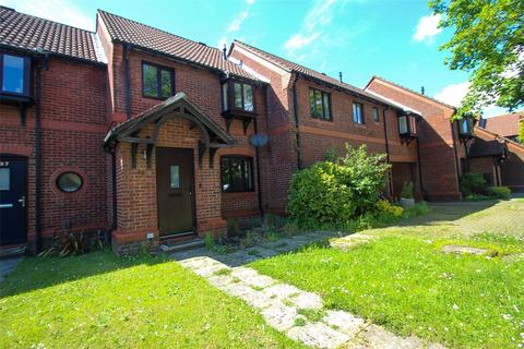 3 bedroom terraced house to rent, Pegasus Close, Hamble, Southampton, Hampshire, SO31