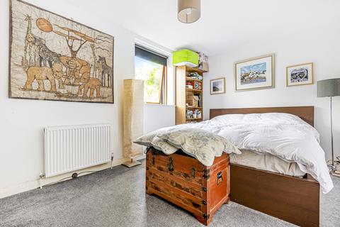 2 bedroom flat to rent, Vesta Road London SE4