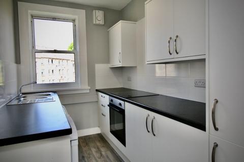 2 bedroom flat to rent, Loganlea Place, Craigentinny, Edinburgh, EH7