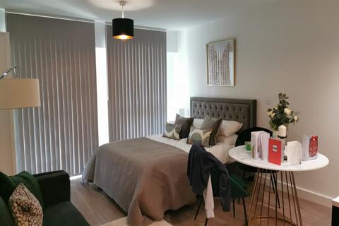 Studio to rent, Fermont House, Beaufort Square, NW9