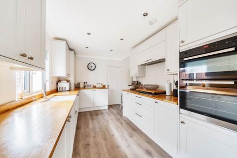3 bedroom end of terrace house for sale, High Street, Clapham