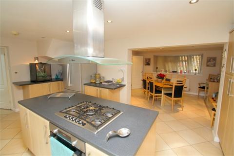 5 bedroom semi-detached house to rent, Everest Road, STAINES-UPON-THAMES, TW19