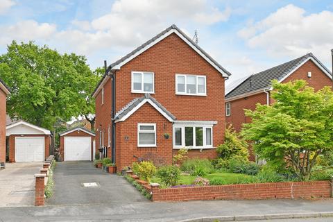 3 bedroom detached house for sale, Barn Close, Chesterfield, Derbyshire, S41 8BD