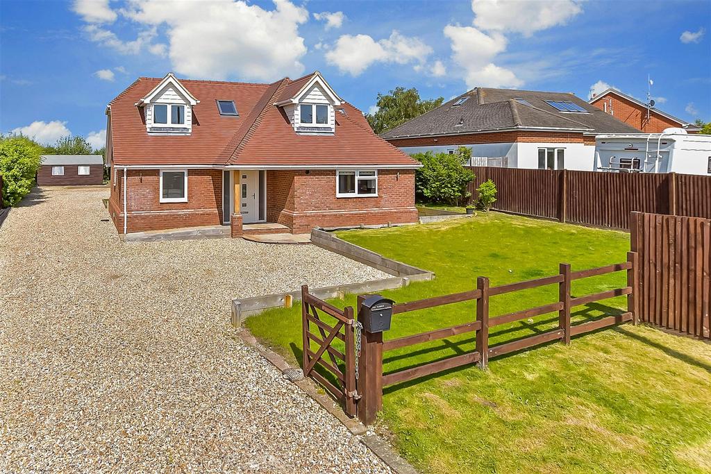 Highstreet Road, Hernhill, Faversham... 4 bed detached bungalow for