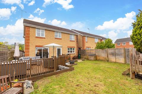 4 bedroom detached house for sale, Carter Road, Crawley RH10